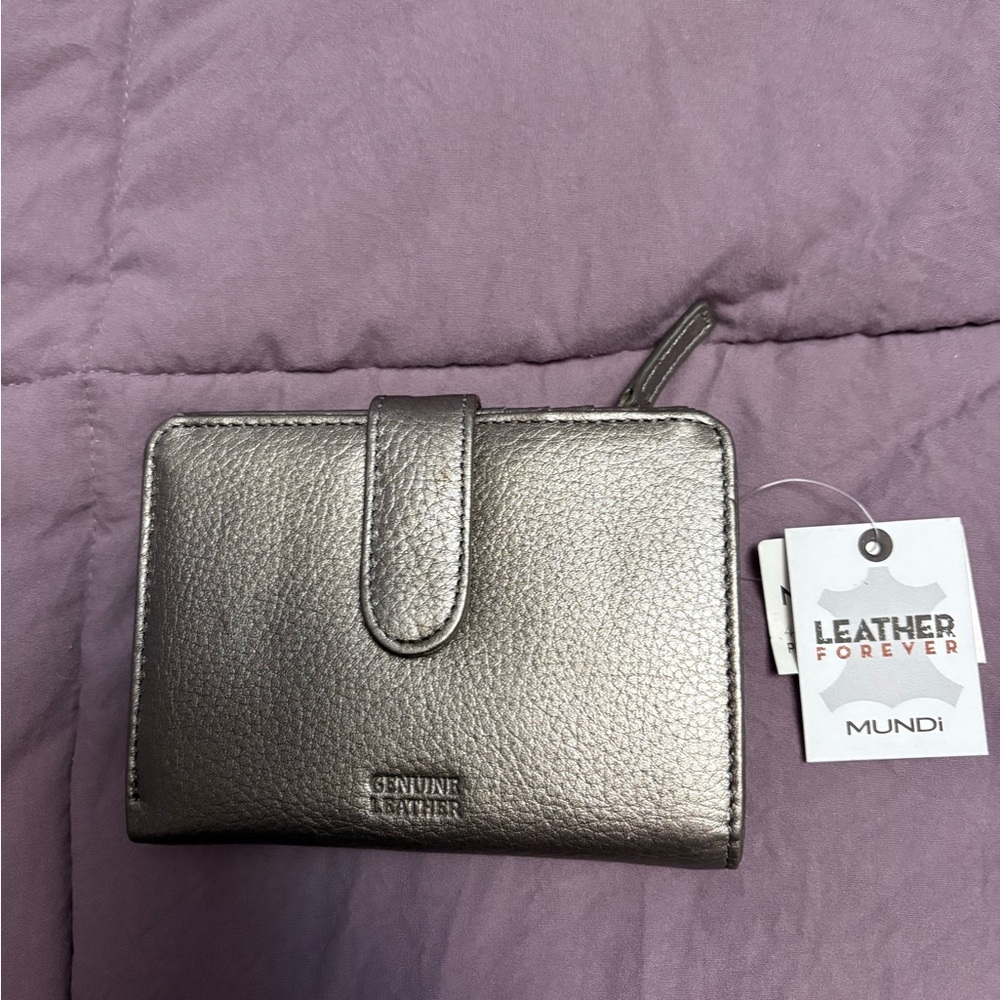 Mundi Leather Wallet - Metallic Gray